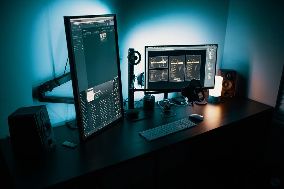 Vertical horizontal desktop computer Vertical horizontal desktop computer